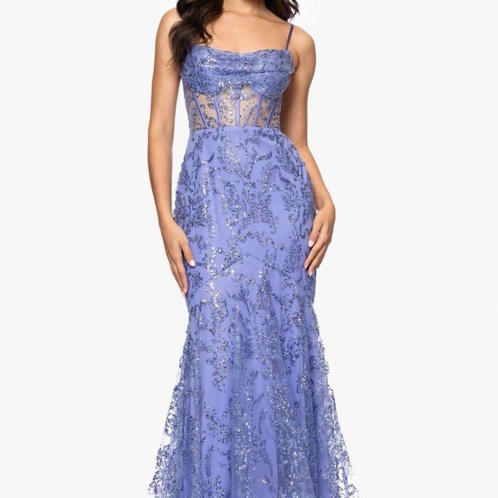 Elegant Backless Lace Dress in Purple